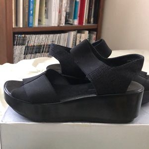 Robert Clergerie made in Paris France. Size 8.5.